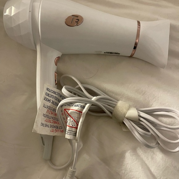 T3 Blowdryer - Picture 2 of 8